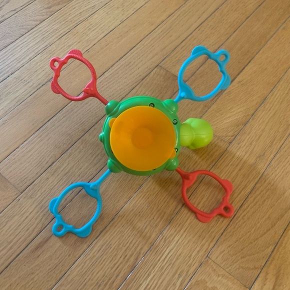 Infantino Link & Spin Suction Cup Turtle - Picture 3 of 4